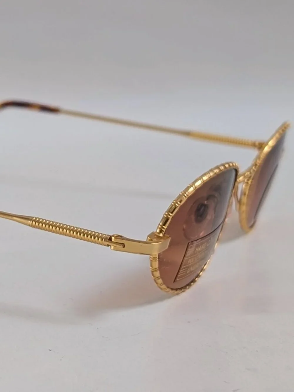 NWT Vintage 90's Classic Oval Metal Sport Sunglasses (S. Gold)